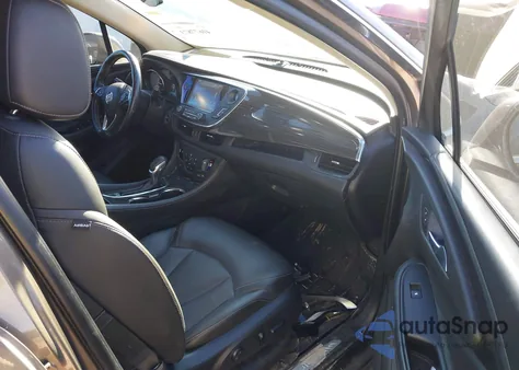 2017 Buick Envision Essence z USA, uszkodzony, nr VIN LRBFXBSA3HD130610